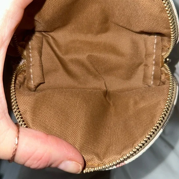 NWOT Burberry Wristlet gold hardware new and cute 🥰